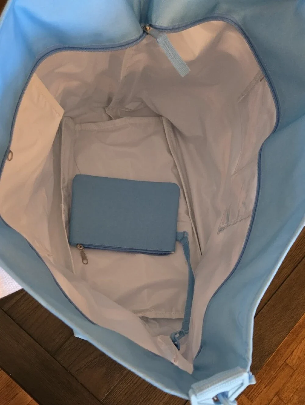 Striped Blue and White Beach Tote with Adjustable Strap, NWT.